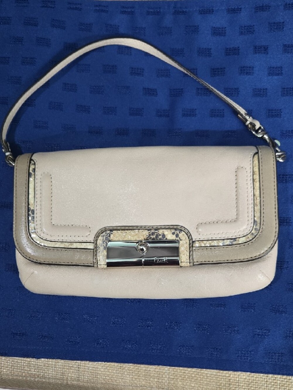 Coach Kristen Cream Leather Shoulder Bag with Silver-Tone Clasp - Picture 6 of 12